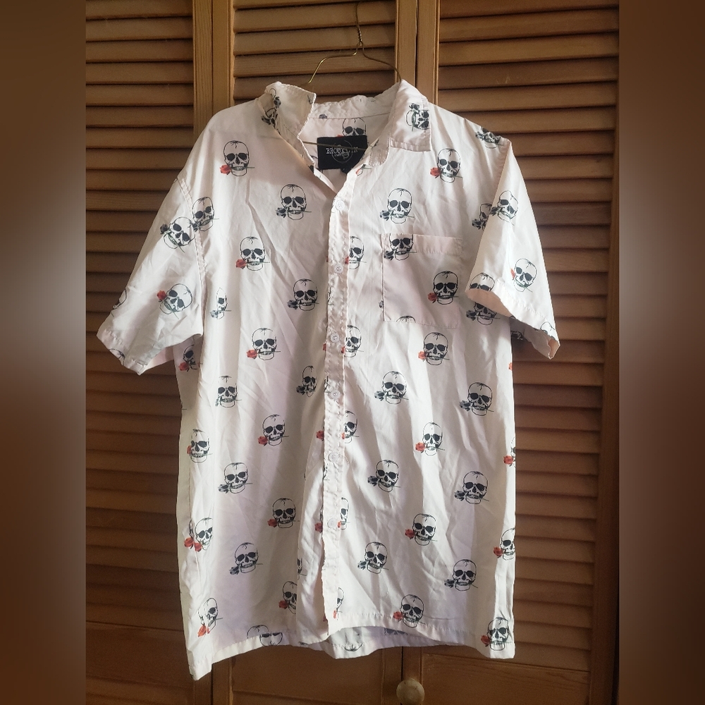 White Shirt with Skull and Rose Print